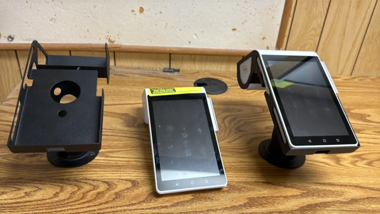 Tousei Anlinx PT7003 point of sale terminals. Features touchscreen display, integrated card reader, rear customer display, built-in receipt printer, a