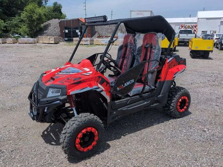 NEW IN CRATE: Unassembled - SDLanch Side by Side UTV, XY200KT, Red in colour. File pics.