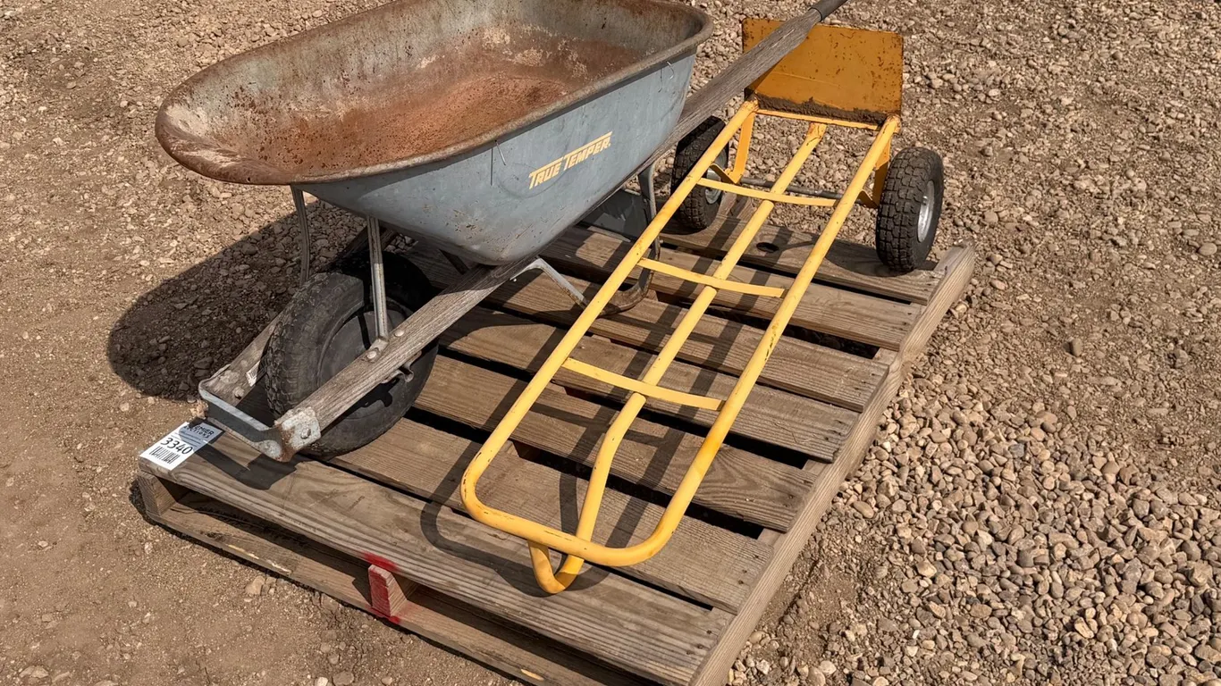 True Temper Wheel Barrow