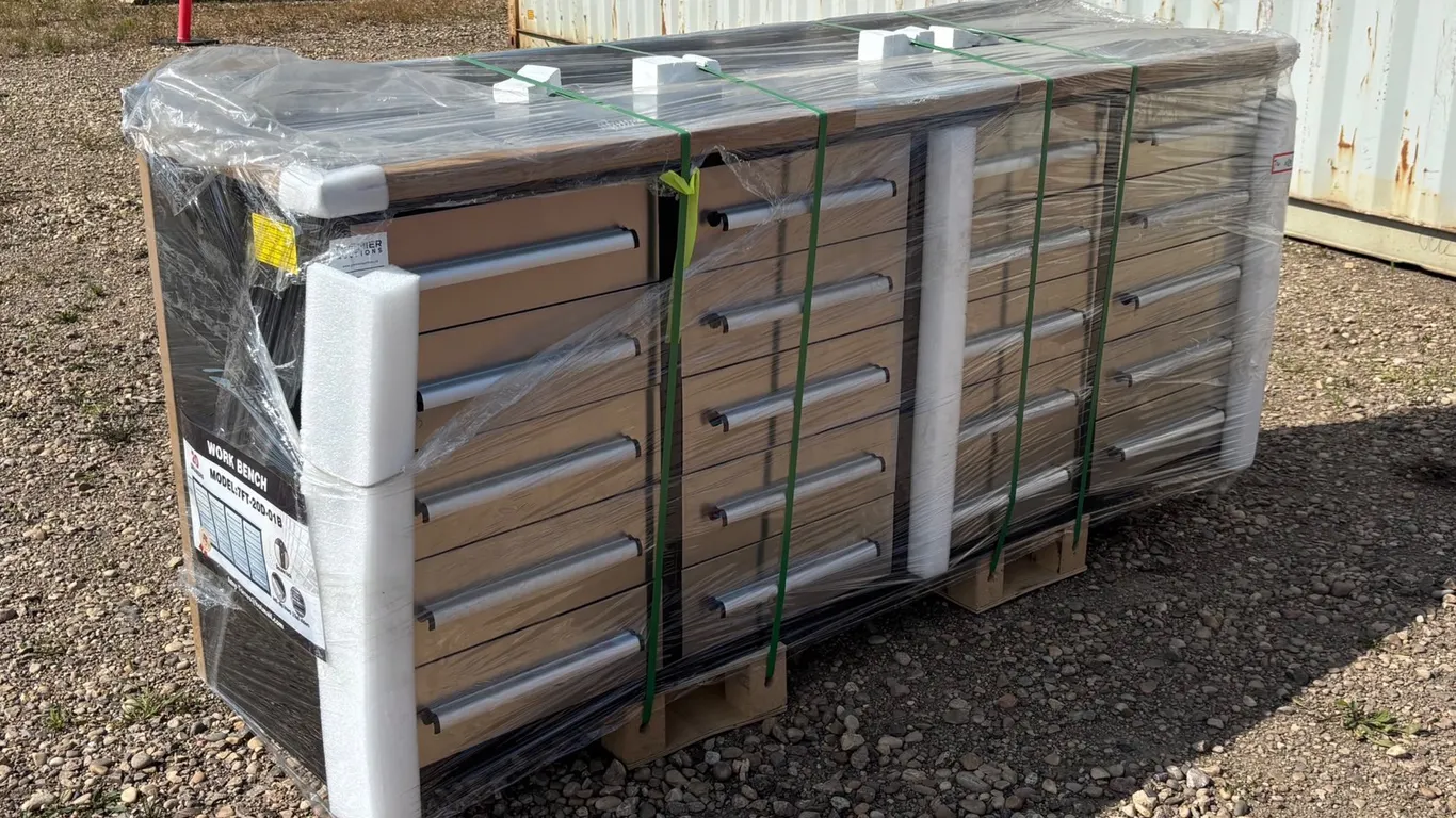 Unused 2026 Steelman 7' 20-Drawer SS Workbench