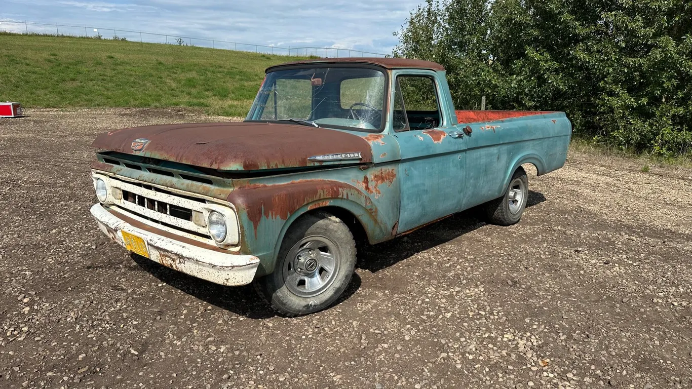 1961 Ford F-100 2WD