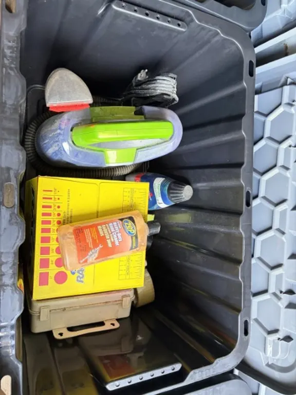 Bissell Carpet/Upholstery Cleaner, Scott Rags In A Box +