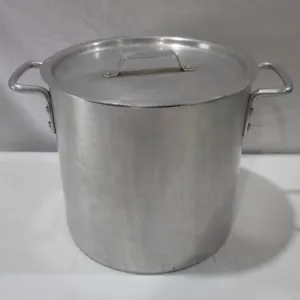 Silvas Bakery Retirement Auction - Cambridge
