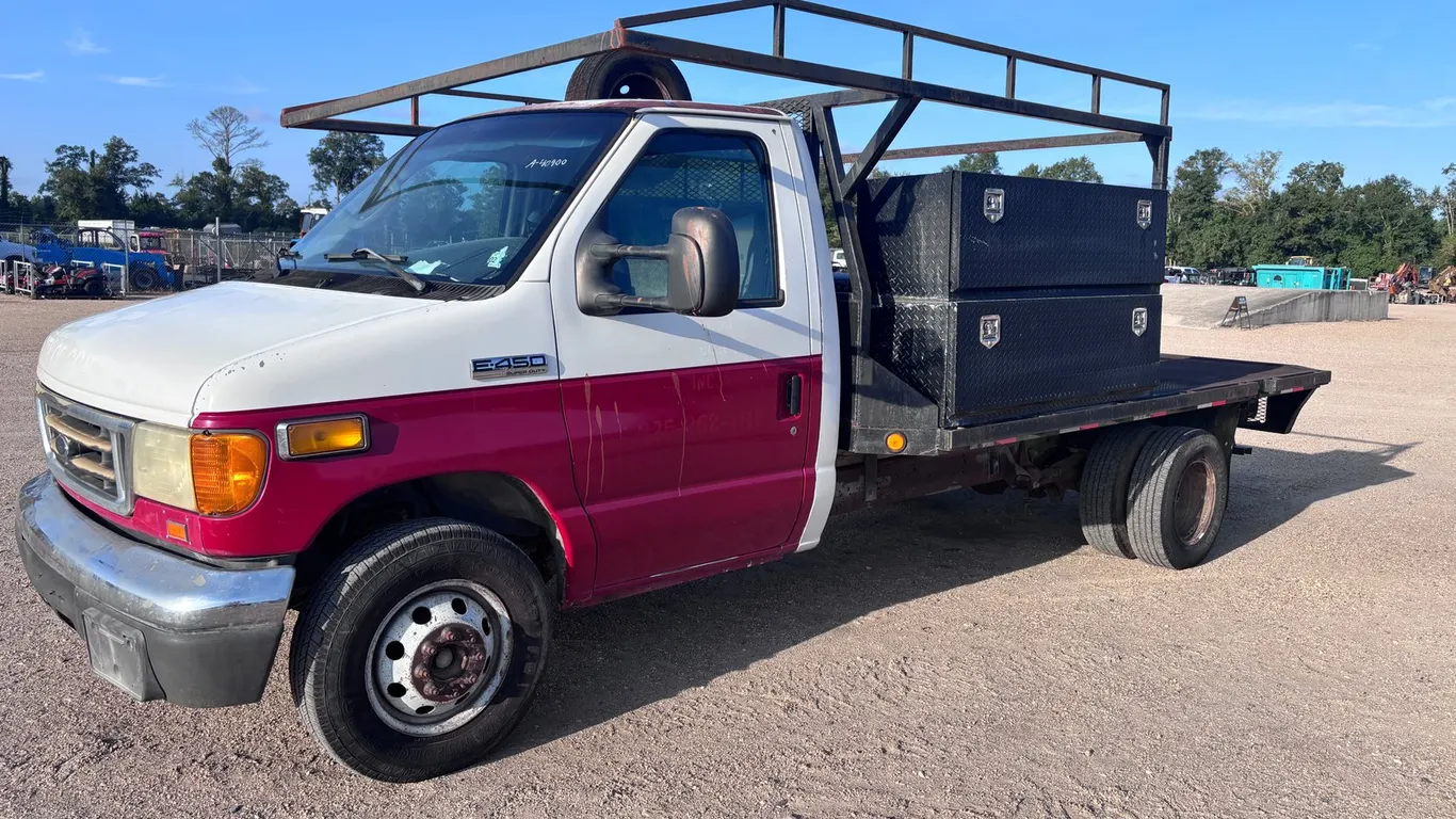 2006 FORD E450 UTILITY TRUCK