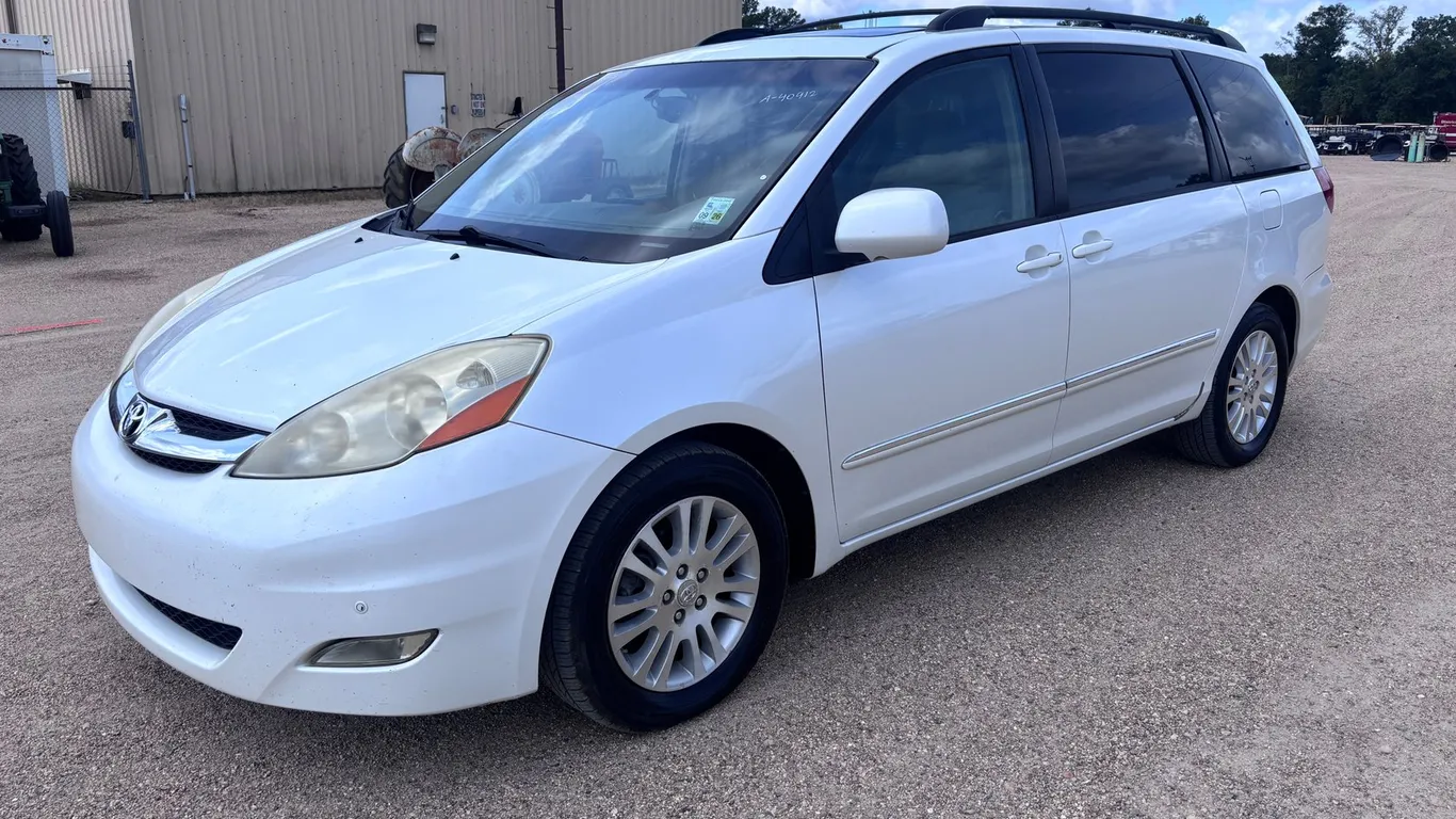 2008 TOYOTA SIENNA