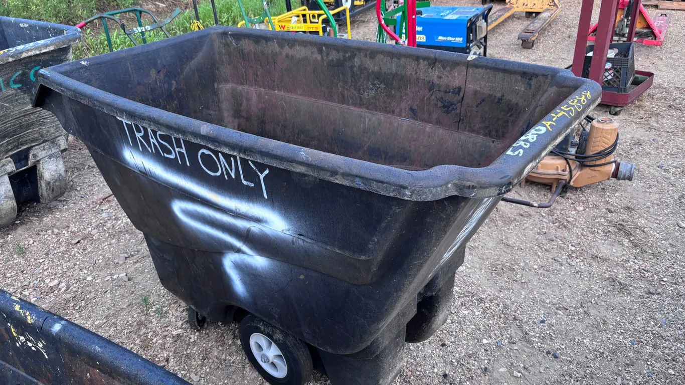 TRASH CAN CART