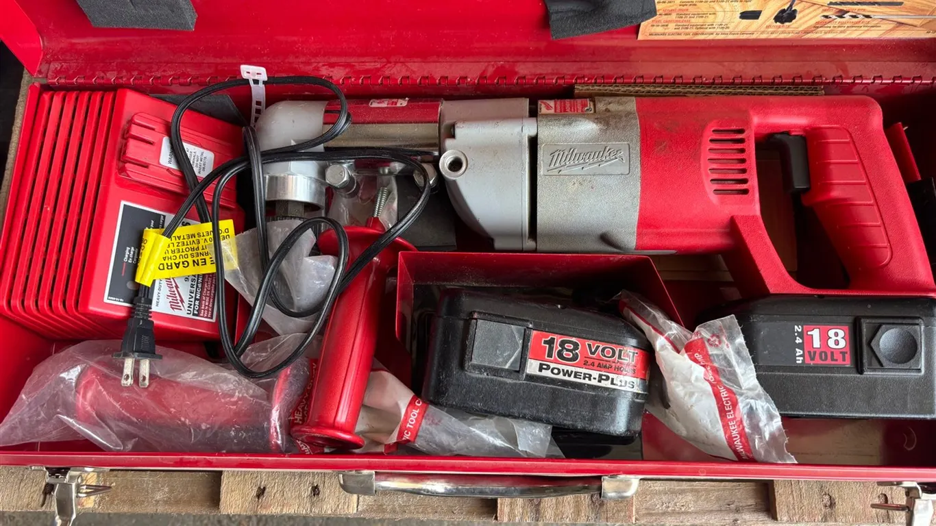 MILWAUKEE 18VOLT DRILL