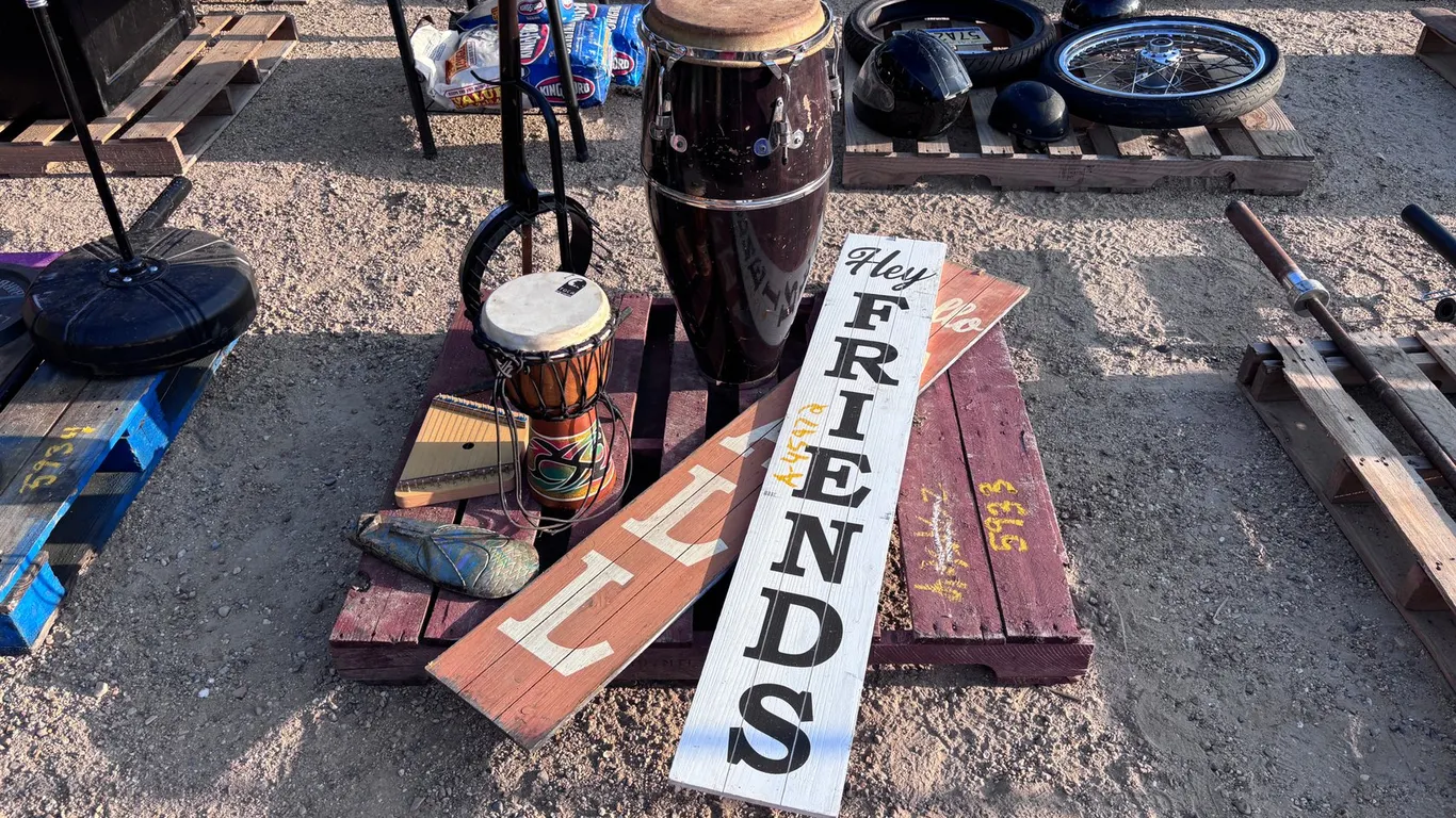 VARIOUS MUSICAL INSTRUMENTS AND SIGNS