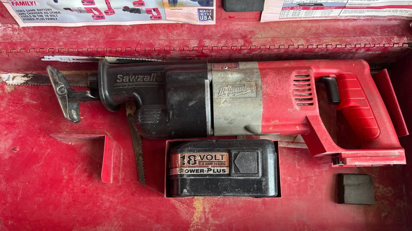 MILWAUKEE 18VOLT SAWZALL