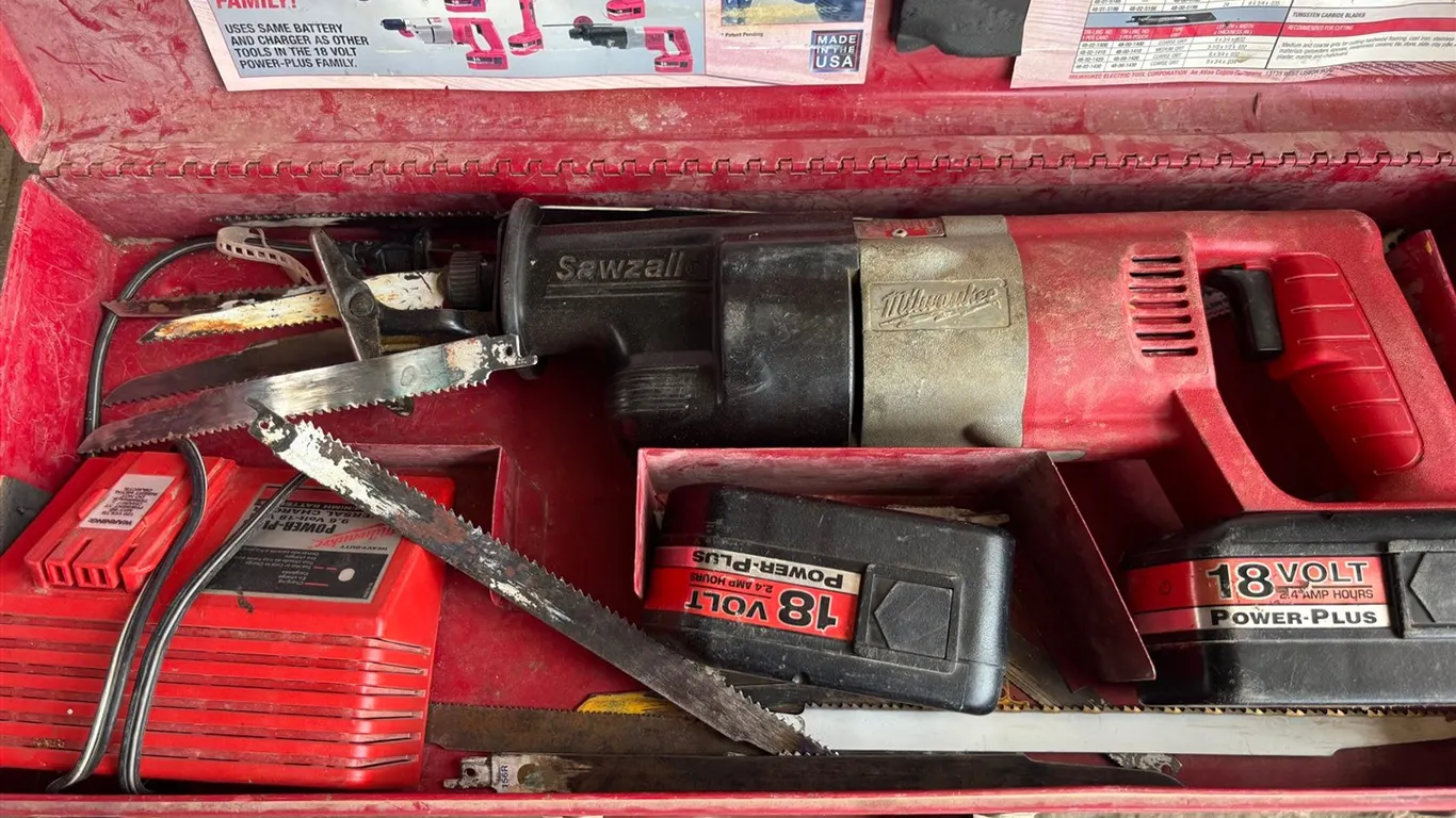 MILWAUKEE 18VOLT SAWZALL