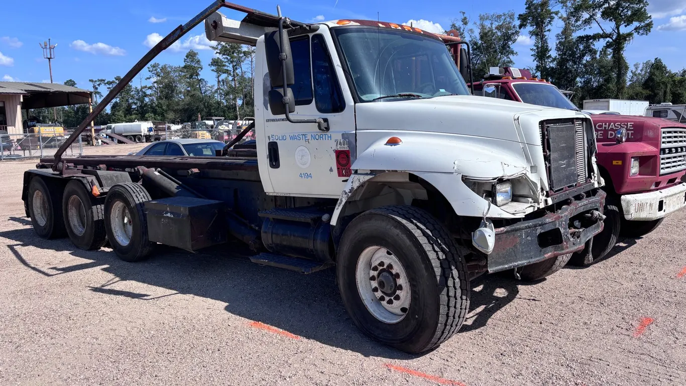 INTERNATIONAL 7400 | FOR PARTS/REPAIRS