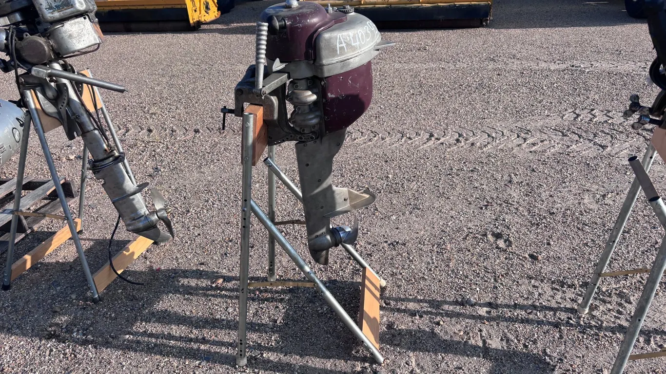 VINTAGE OUTBOARD MOTOR