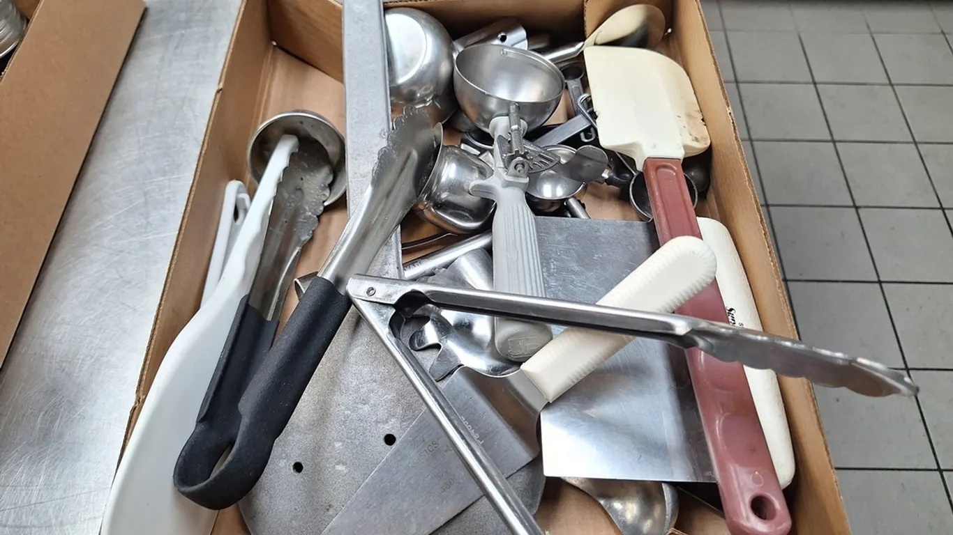 Assorted Kitchen Utensils