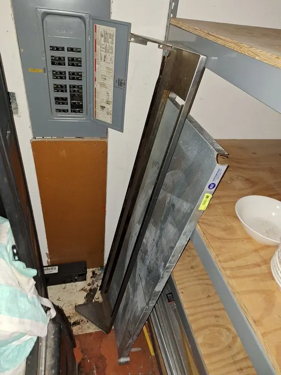 2 Metal Shelves