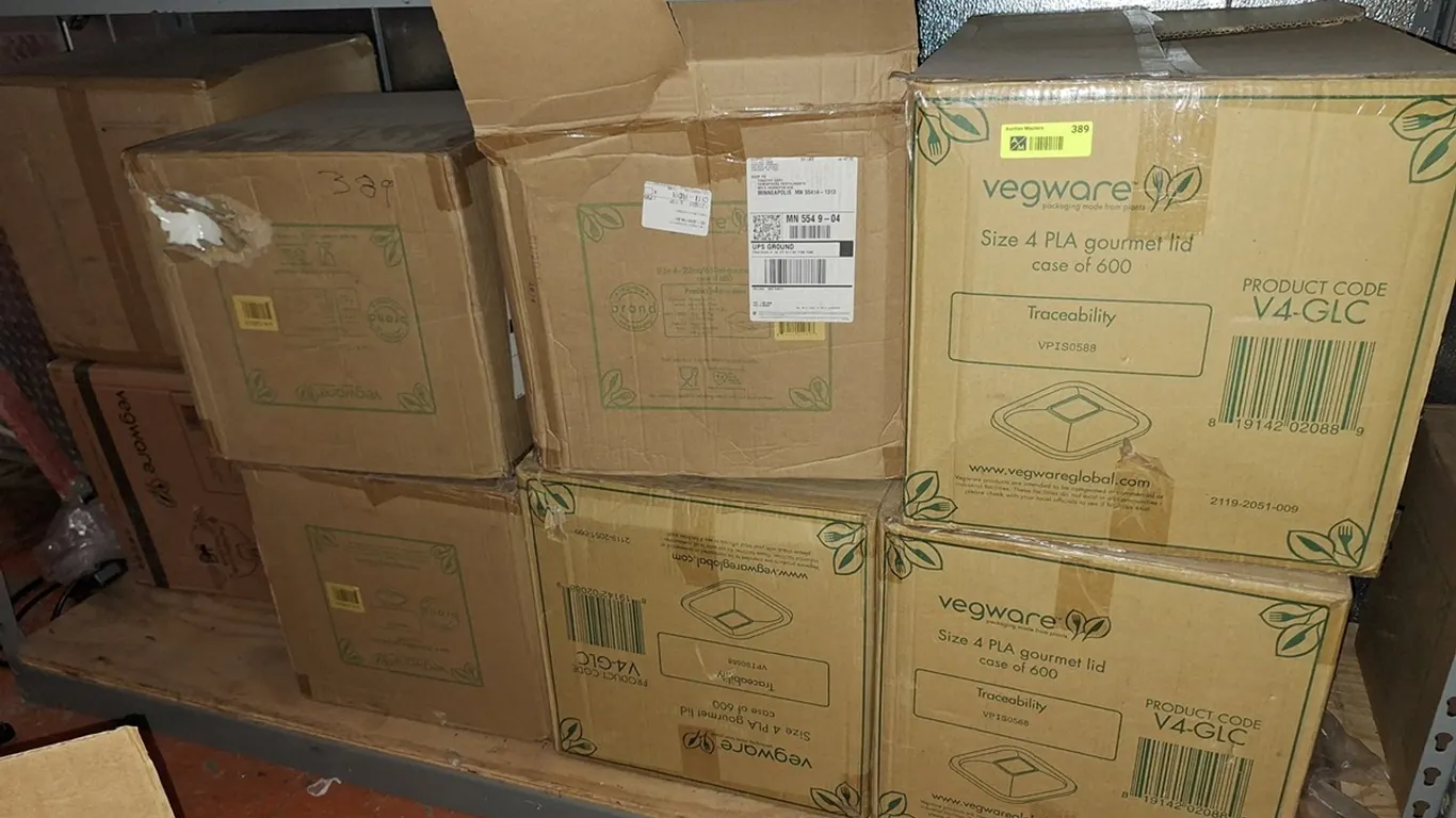 8 Boxes Styrofoam Containers