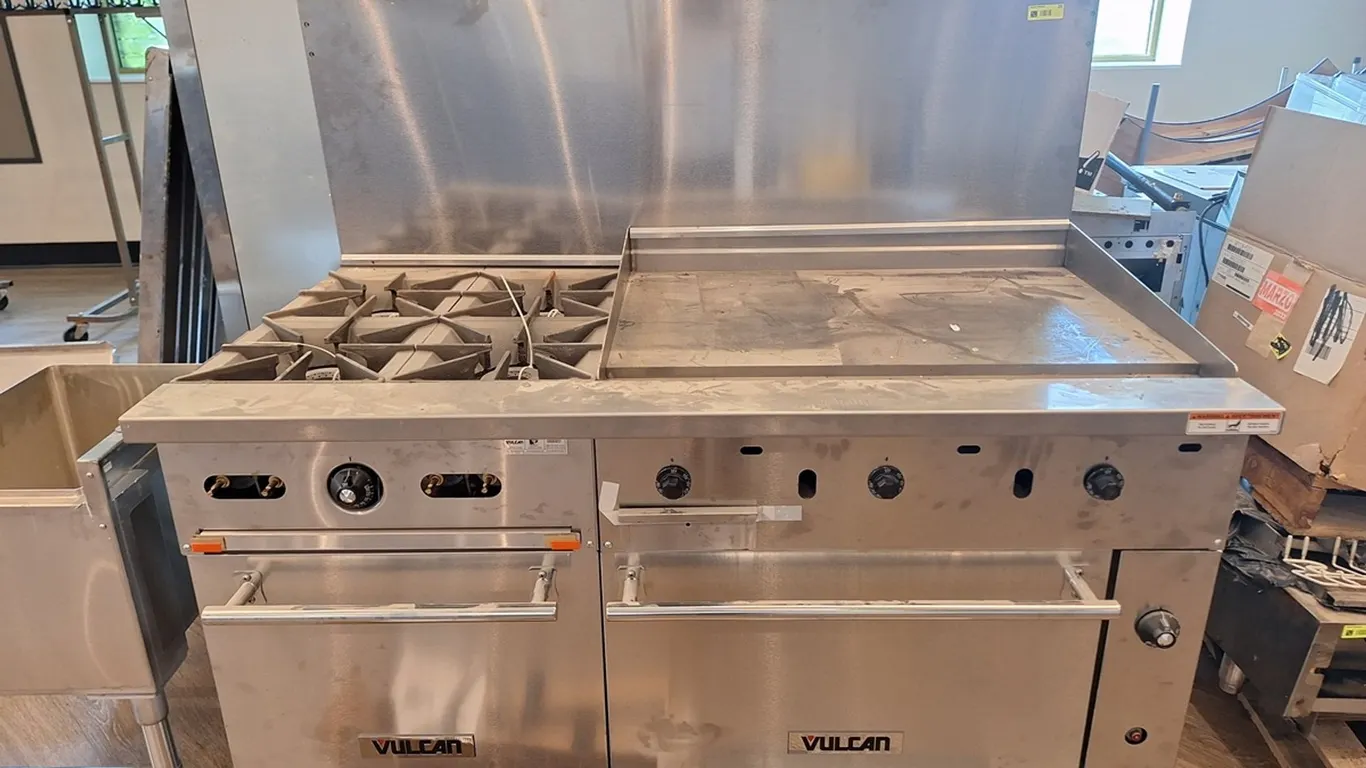 Vulcan 60" Double Oven/36" Flat Griddle/4 Burner on Wheels, Gas