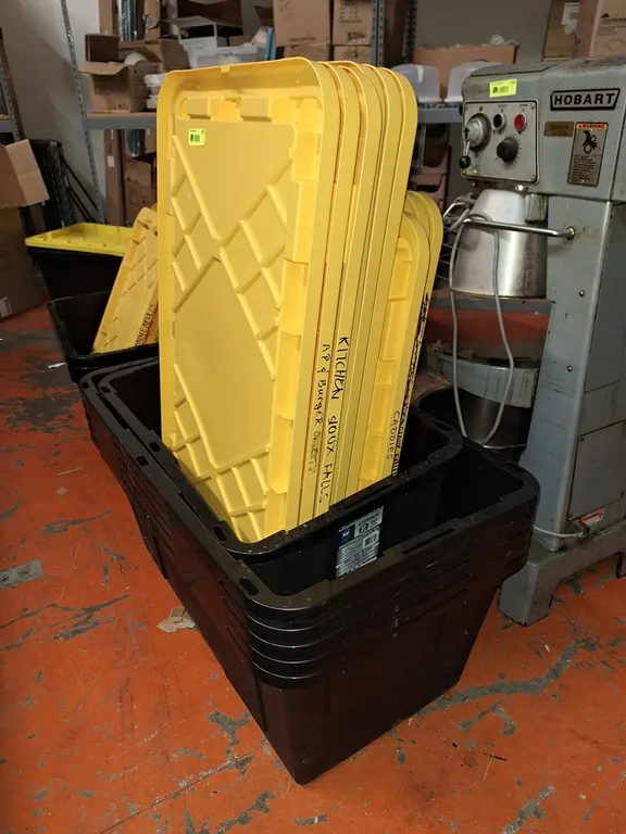 6 Poly Bins, 9 Lids