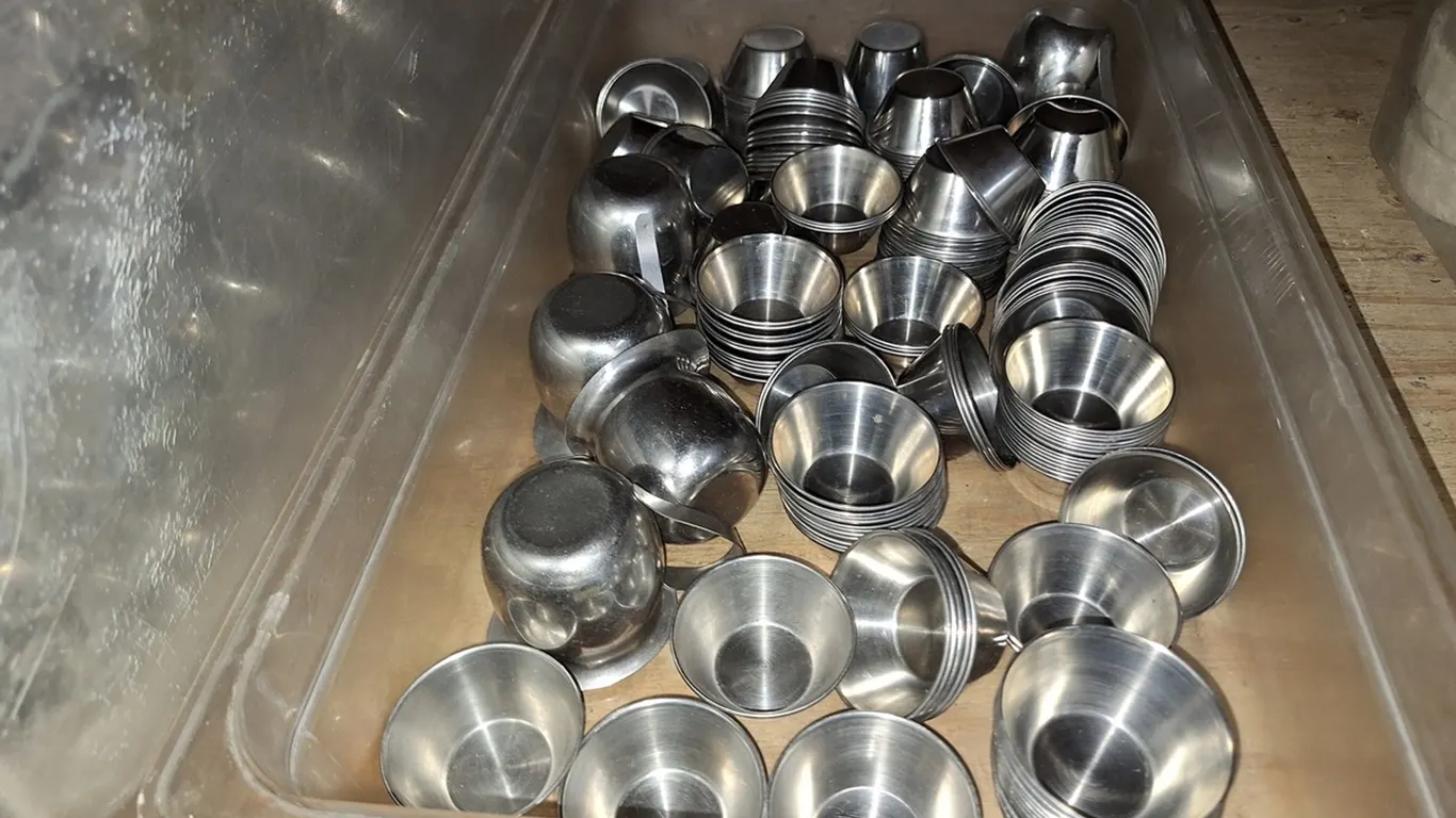 Metal Ketchup Cups