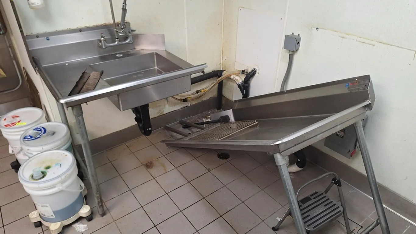 SS Dish Tables, Dirty Side with Sprayer and Clean Side
