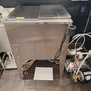 SS Ice Bin with Cold Plate, 23"x21"x35"