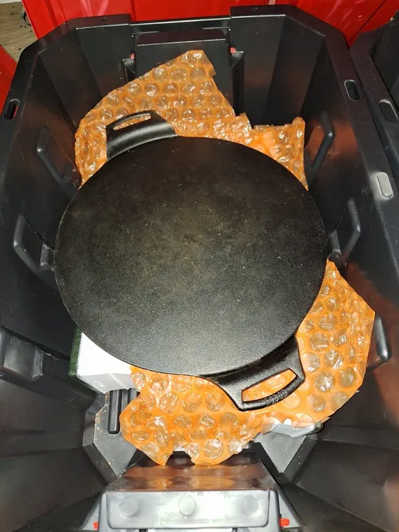 Bin with Pizza Station, Cast Pan, Glass Blocks