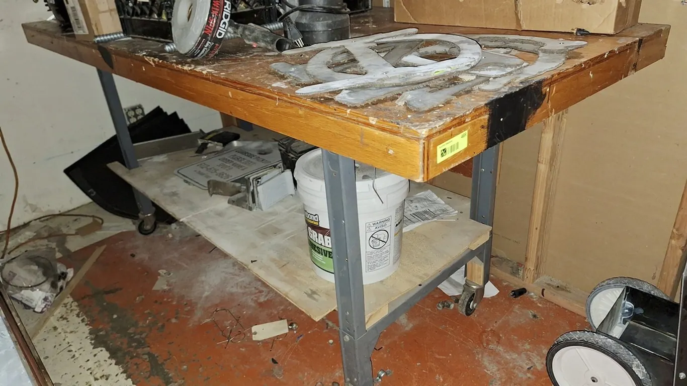 Work Bench on Wheels, 84"x36"x37"
