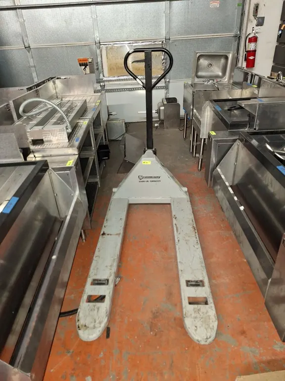 Strongway 5500 Lb. Pallet Jack