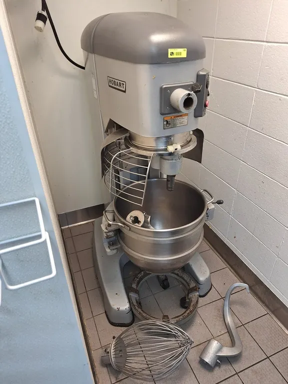 Hobart 60 Qt. Mixer, Model HL662, Serial 31-1424-526 with Bowl, Whisk, Paddle, Hook and Bowl Cart,
