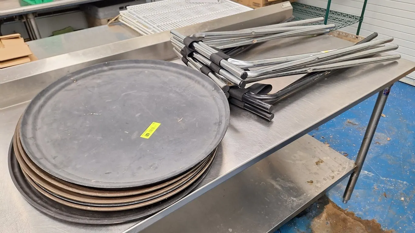 6 Serving Trays 28"x22", 3 Tray Stands