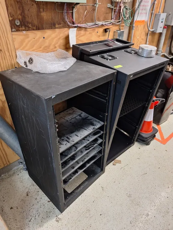2 Metal AV Racks, 23"x20"x41"