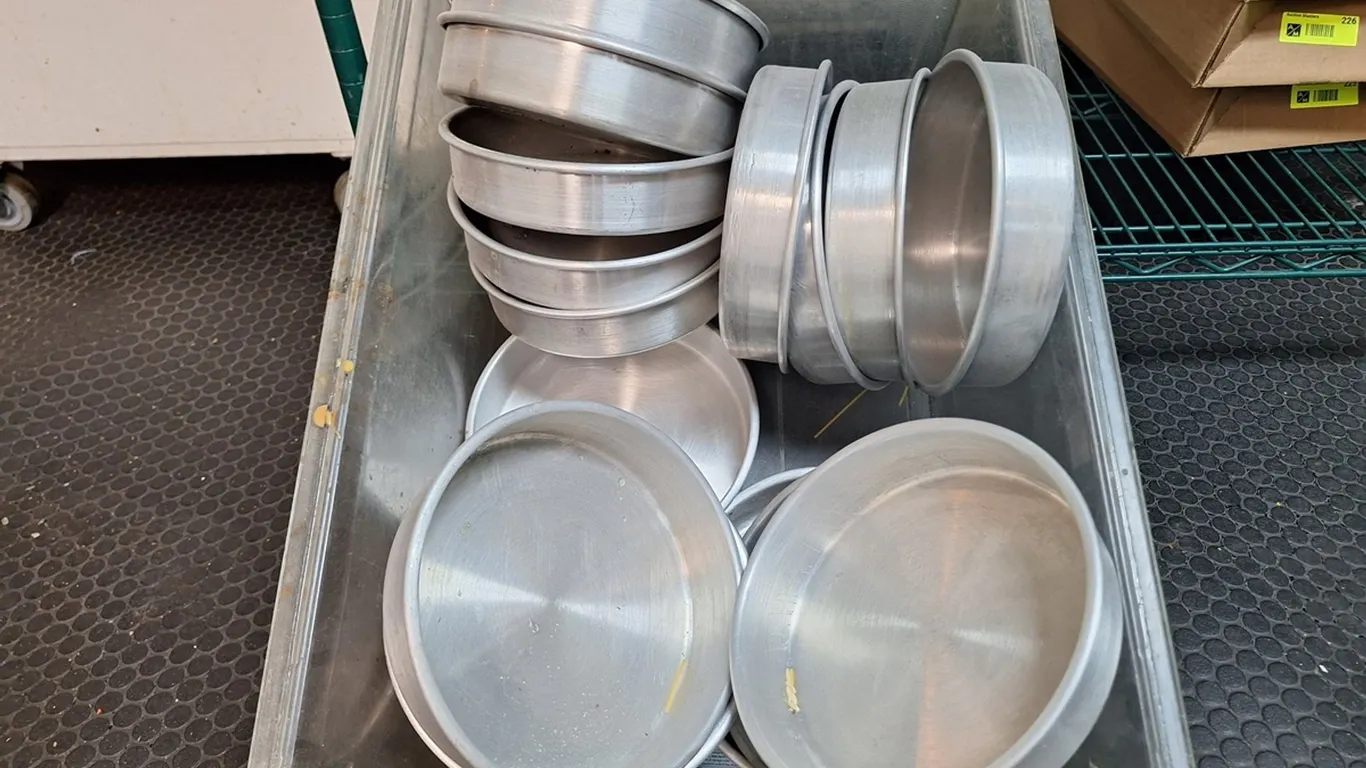 Assorted Aluminum Pie Pans