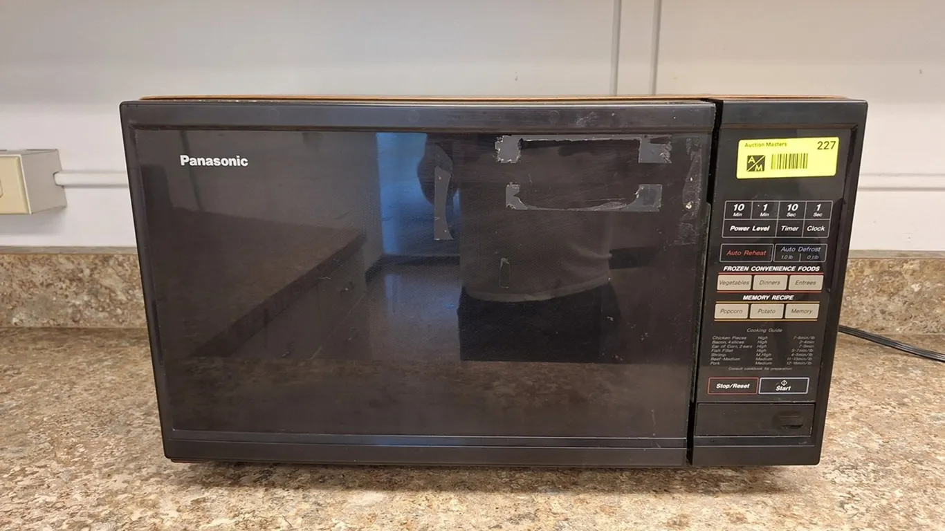 Panasonic Microwave with Woodgrain!