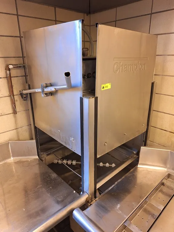 Champion SS Commercial Dishwasher, 26"x26"x69"