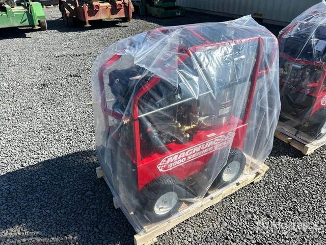 Easy-Kleen Magnum Gold Pressure Washer (Unused)