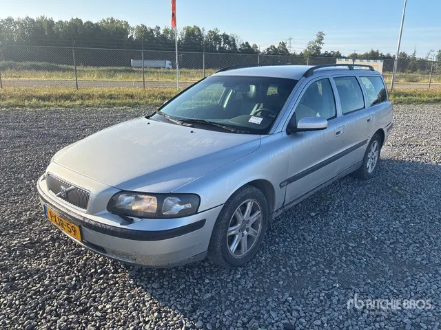 2003 Volvo V70 Station Wagon