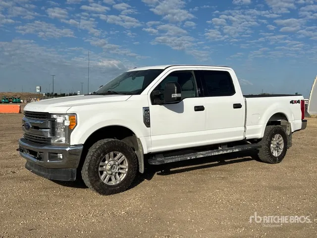2017 Ford F-250 XLT 4x4 Crew Cab Pickup