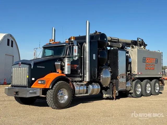 Westech WT8702 on 2014 Kenworth T800 8x6 Sleeper Vacuum Excavator Truck