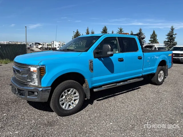 2019 Ford F-250 XLT 4x4 Crew Cab Pickup