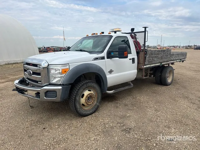 2012 Ford F-550 XLT 4x4 Flatbed Truck
