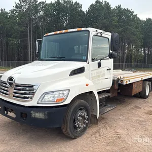 2011 Hino 257 4x2 Rollback Truck