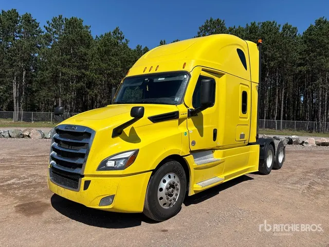 2022 Freightliner Cascadia 126 6x4 T/A Sleeper Truck Tractor