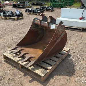 30 in Digging Excavator Bucket