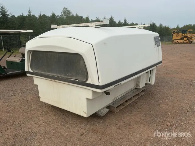 8 ft 6 in Truck Cap