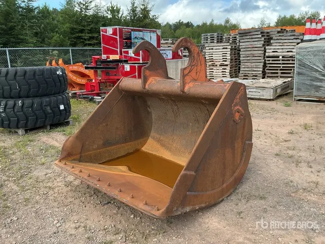 CF 62 in Q/C Cleanup Excavator Bucket