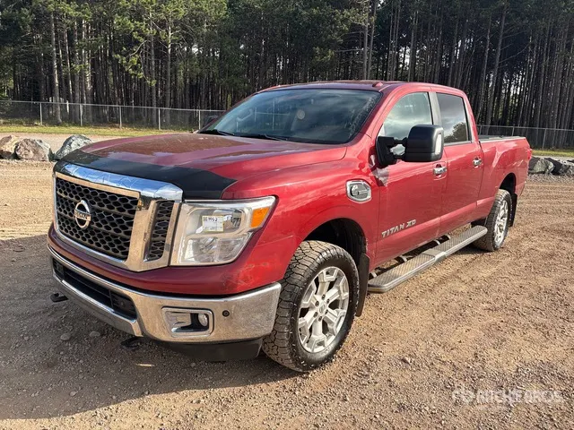 2018 Nissan Titan XD 4x4 Crew Cab Pickup