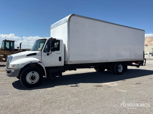 2014 International 4300 4x2 Van Truck