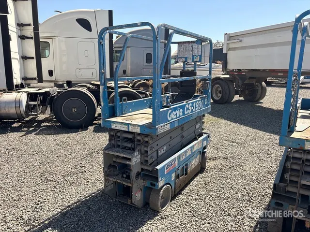 2014 Genie GS-1930 Electric Scissor Lift