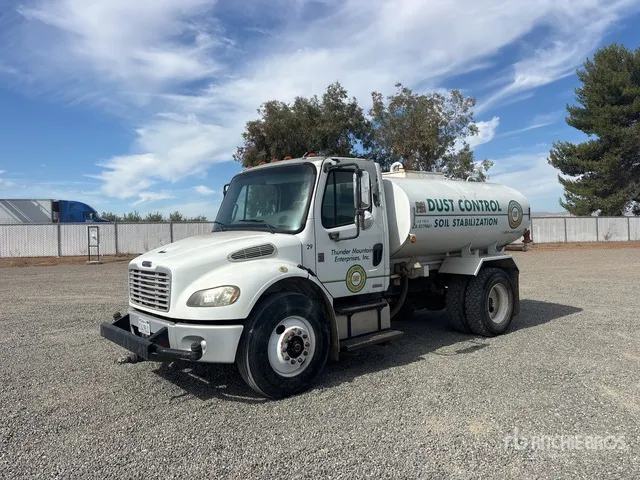 2006 Freightliner M2 106 4x2 Water Truck