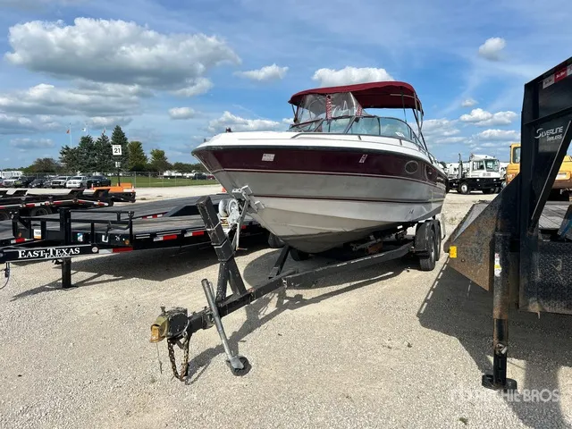 1994 Chaparral 2350 SX 19 ft Ski Boat w/ Trailer