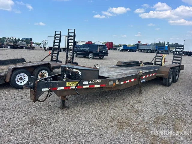 2020 Sure-Trac 24 ft T/A Equipment Trailer